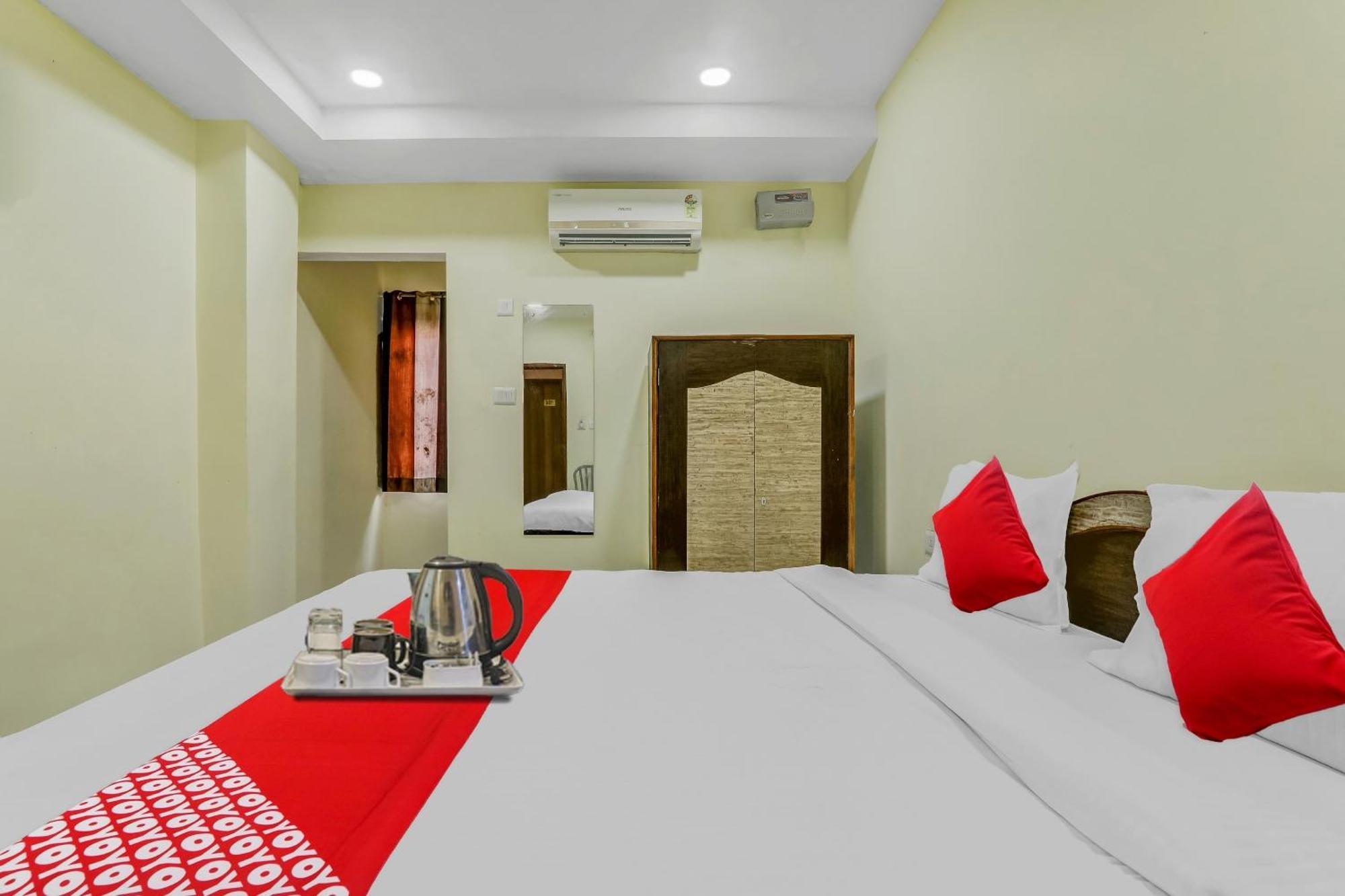 Hotel O Govind Guest House Gorakhpur Bagian luar foto